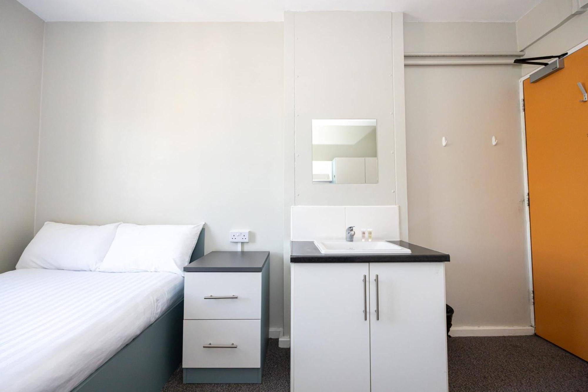 Spacious Room With Shared Facilities Londres Exterior foto